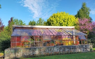 Découverte de sculptures mosaïquées en émaux de verre
