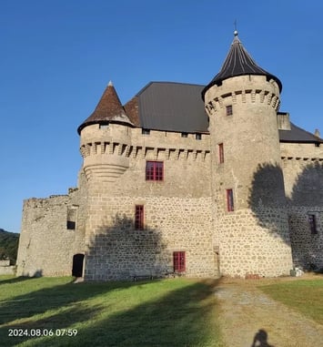 Découvrez le rez-de-chaussée du château de Pontarion